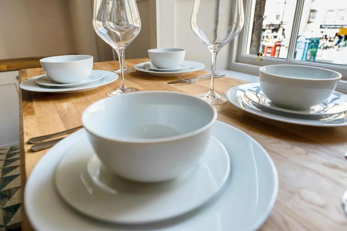 Boutique Castle View 3 Bedroom Apartment Edinburgh